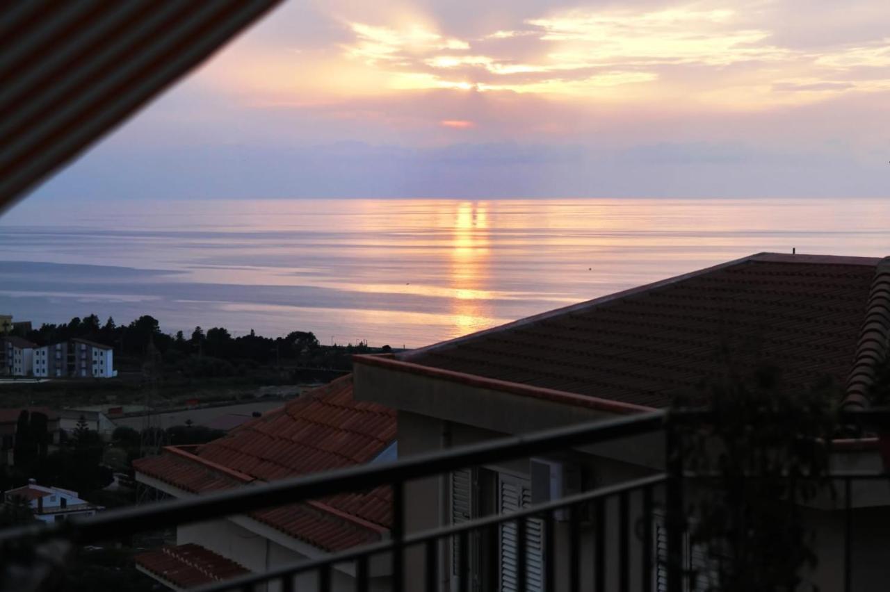 Amuka B&B Santo Stefano di Camastra Ngoại thất bức ảnh
